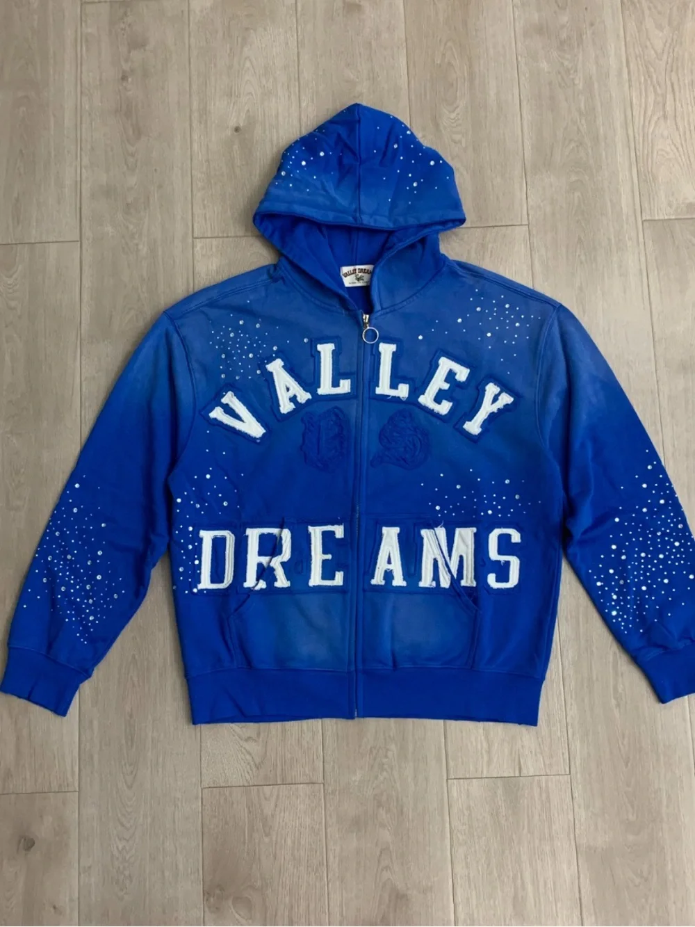 Vale bold blue